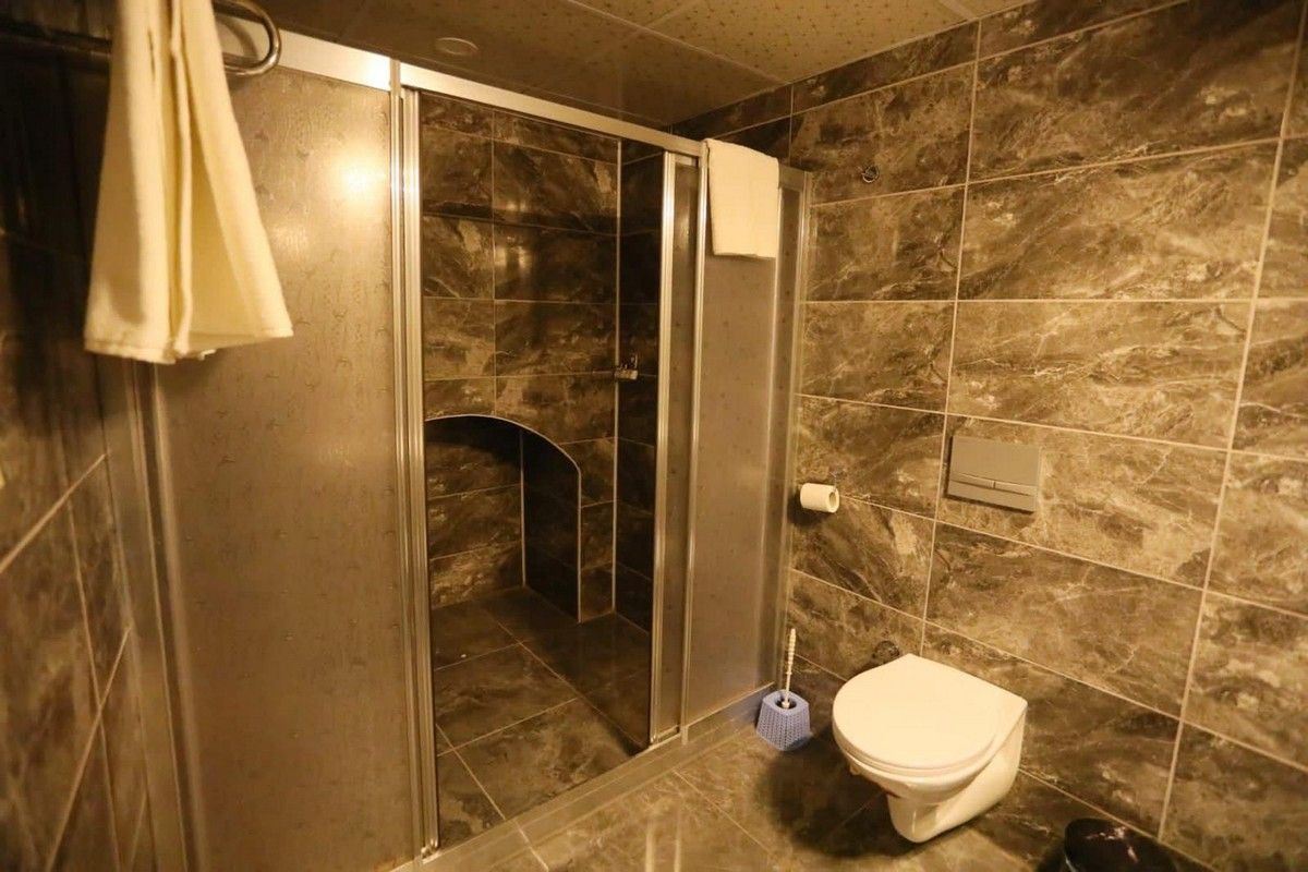 Tek Büyük Yataklı Çift Odası