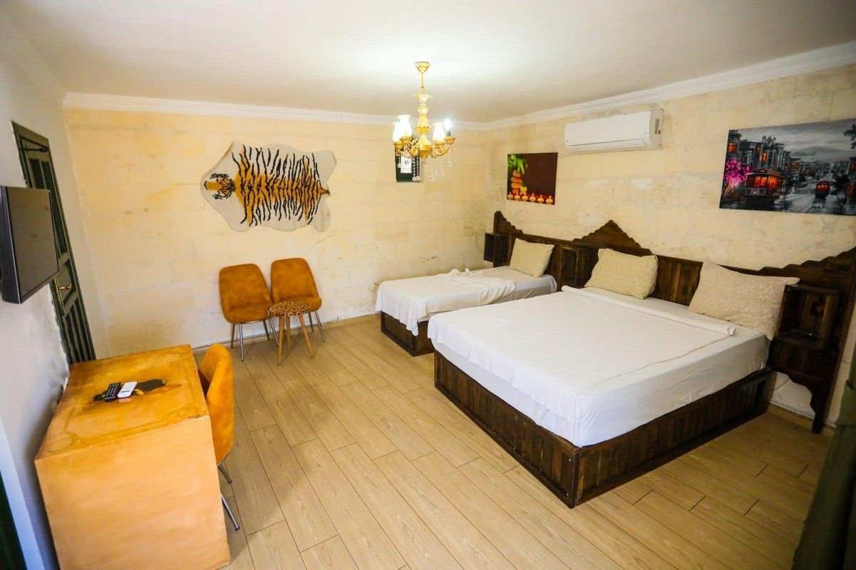 Tek Büyük Yataklı Çift Odası